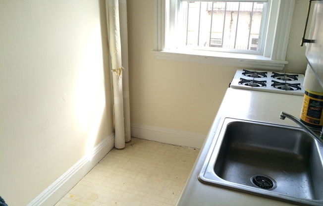 1 bed, 1 bath, 605 sqft, $2,450, Unit 02-055