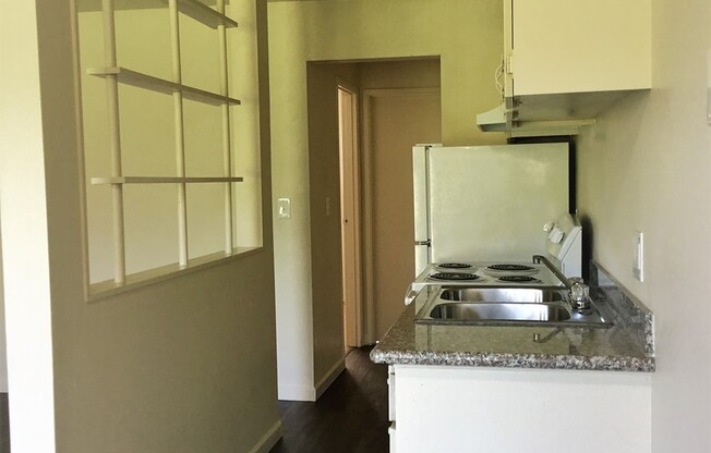 1 bed, 1 bath, 550 sqft, $1,100, Unit 11