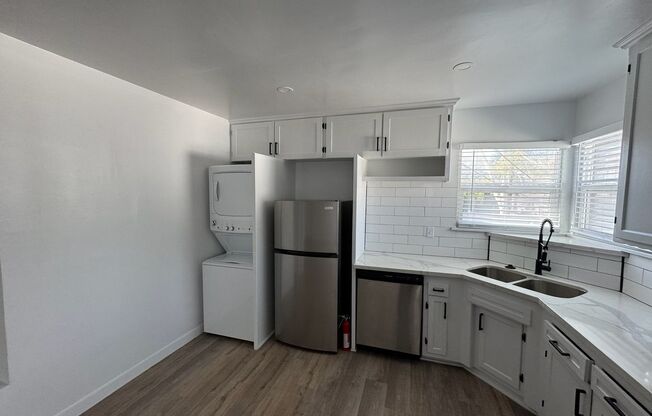 2 beds, 1 bath, 800 sqft, $2,895, Unit 5345