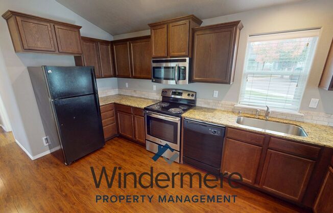 3 beds, 2 baths, 1,064 sqft, $1,595, Unit chin260-1