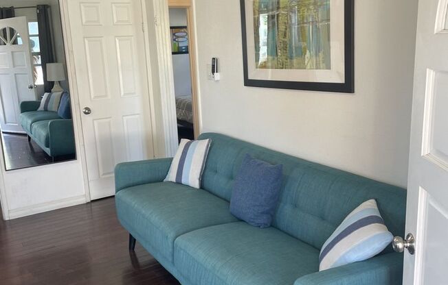 Wonderful Newly Remodeled 2 Bedroom House in Prime Alhambra Location