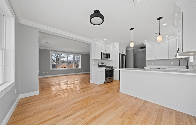 473 NEWPORT AVE