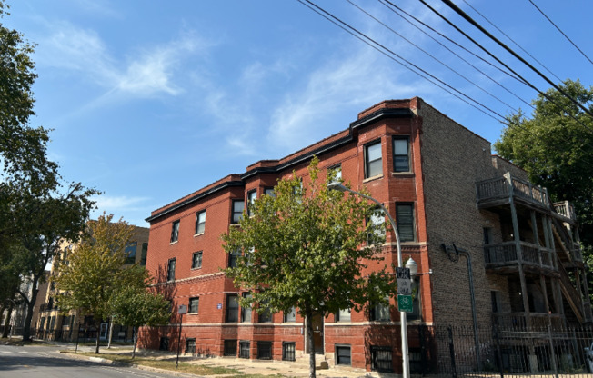 1140 E MARQUETTE