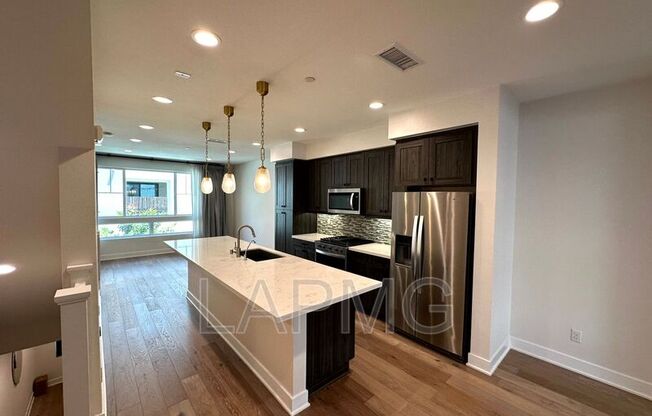 2931 EXPOSITION PL