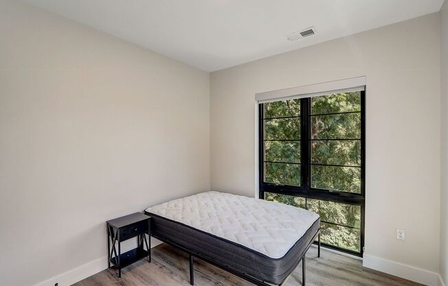 1 bed, 1 bath, 120 sqft, $1,225