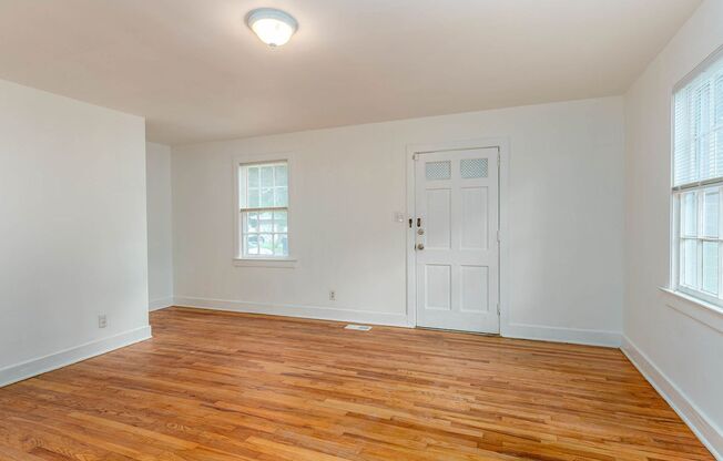 3 Bedroom 1.5 Bath Townhouse in Wagener Terrace - Downtown Charleston