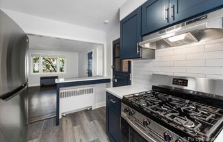 3 beds, 1 bath, 950 sqft, $2,375, Unit 2729-2