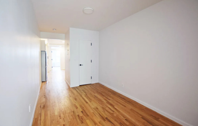249 N 8 ST