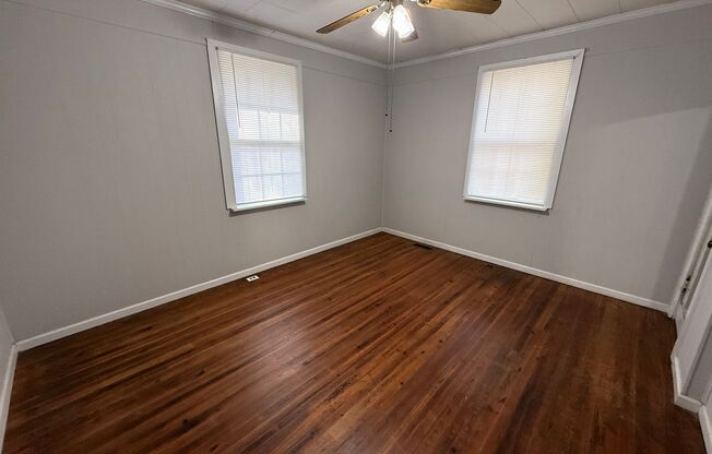 2 beds, 1 bath, $1,250, Unit 43 Elmwood