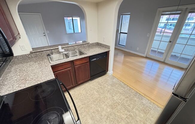 2 beds, 2 baths, $1,375, Unit UNIT D