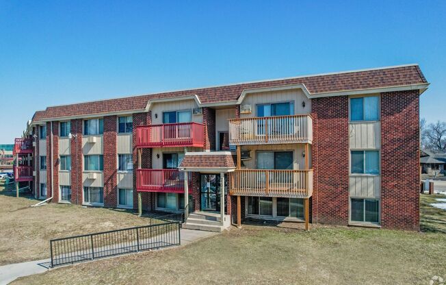 2 beds, 1 bath, $1,399, Unit 7021-216