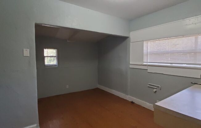 2 beds, 1 bath, $1,700