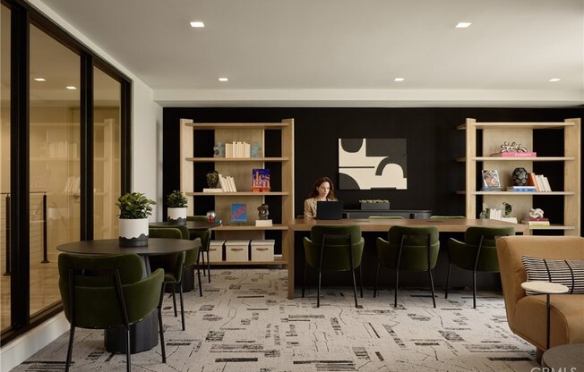 1 bed, 1 bath, 808 sqft, $3,089, Unit 374