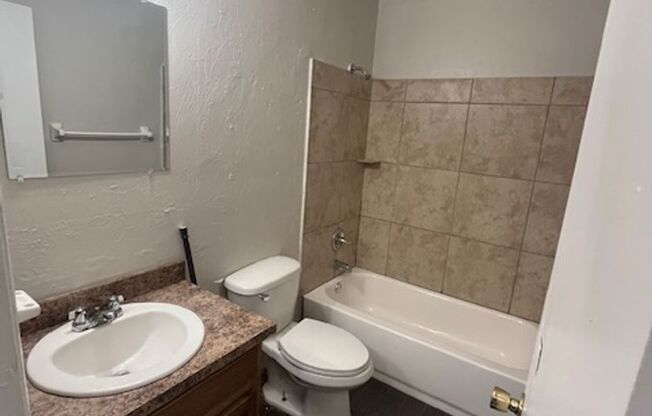 2 beds, 1 bath, $1,150