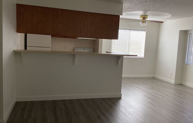 2 beds, 1 bath, 881 sqft, $1,400, Unit 2330