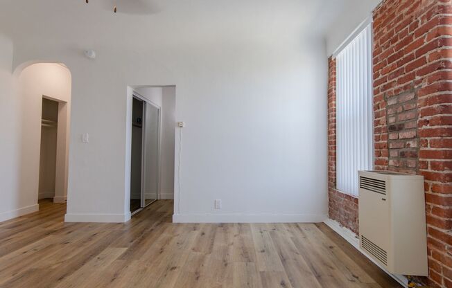 Studio, 1 bath, 400 sqft, $1,395