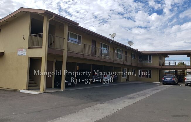 2 beds, 1 bath, $2,200, Unit 15