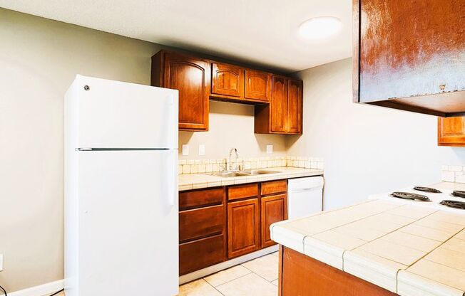 2 beds, 1 bath, 830 sqft, $1,315, Unit N-141