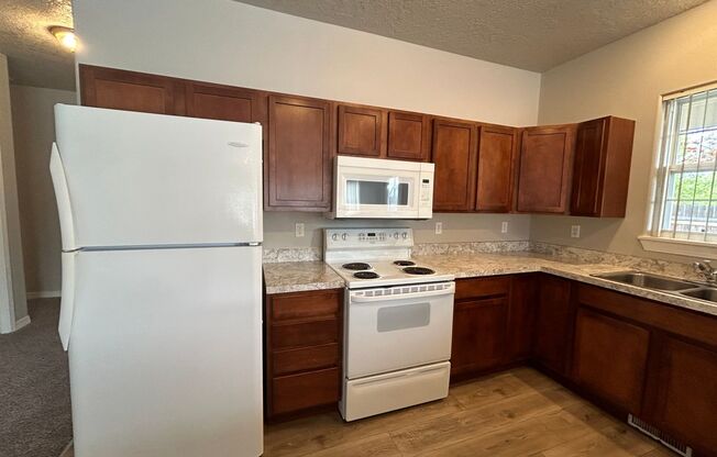 3 beds, 2 baths, 1,274 sqft, $1,995, Unit 307