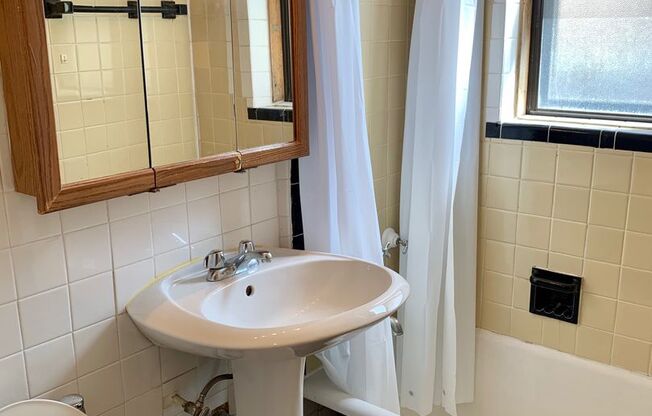 Studio, 1 bath, 300 sqft, $1,495, Unit 644-209