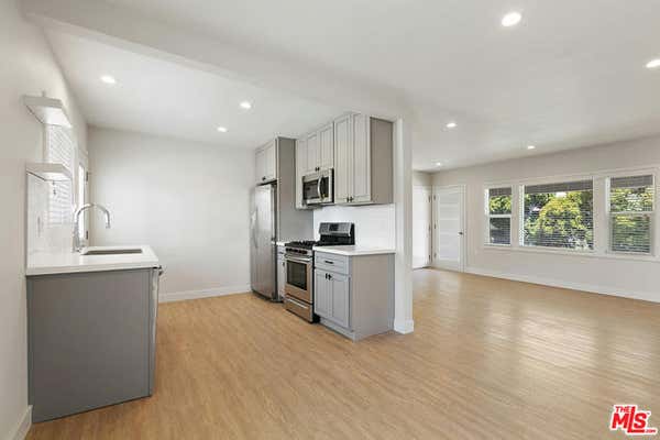 1 bed, 1 bath, 850 sqft, $2,695