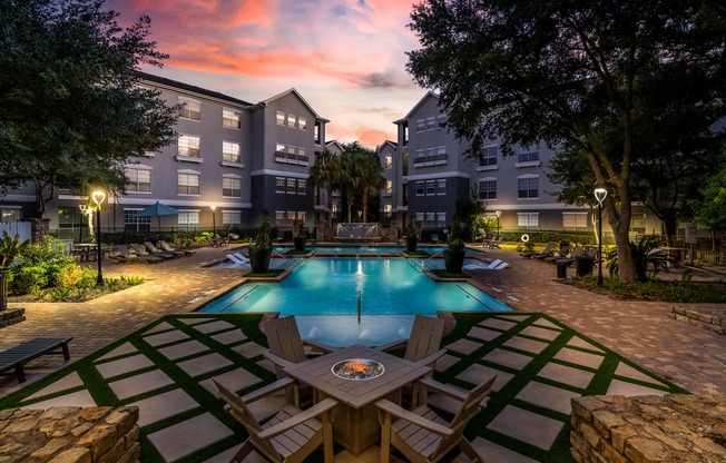 Villas at Hermann Park | Houston, TX | Pool at Dusk