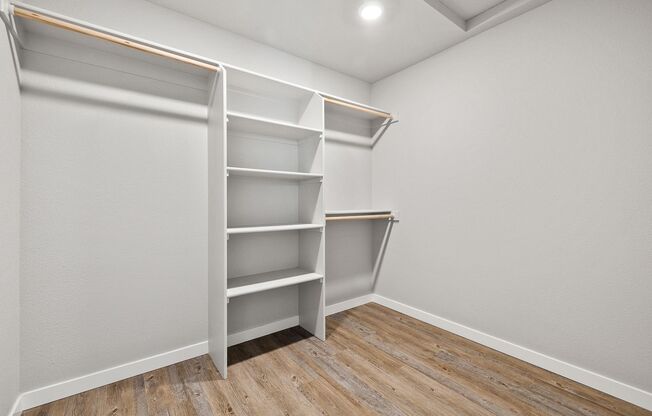 3 beds, 2.5 baths, 1,402 sqft, $1,800, Unit B150