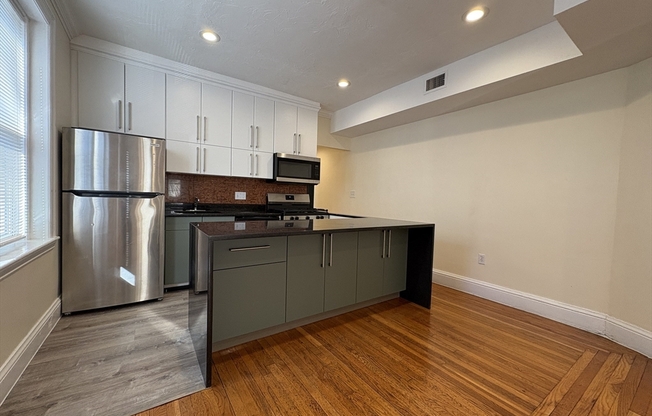 4 beds, 2 baths, 1,200 sqft, $6,000, Unit 301