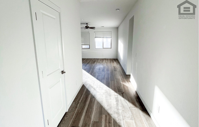 3Bed/2Bath Home in North Scottsdale! Ready for Immediate Move-In! -- NO HOA! RV Parking!