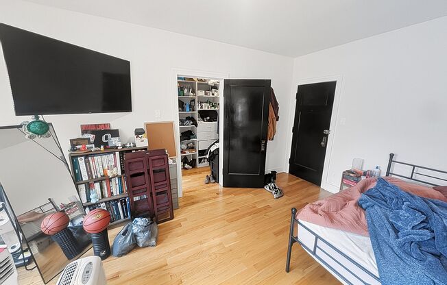 Studio, 1 bath, 450 sqft, $1,495, Unit 207