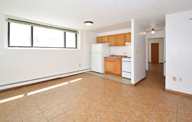 1 bed, 1 bath, 420 sqft, $950, Unit 1 - B4
