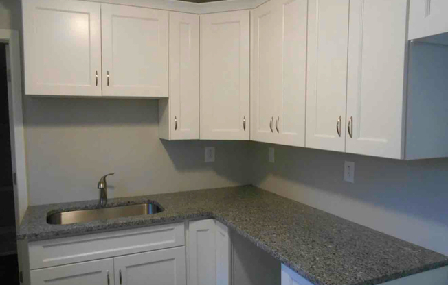216 SANDALWOOD DR