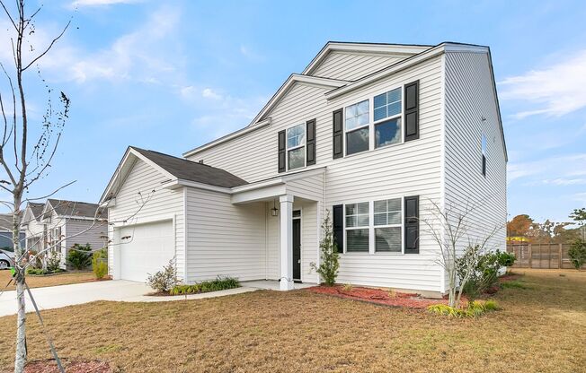 Spacious Modern 5-Bedroom Home in Summerville