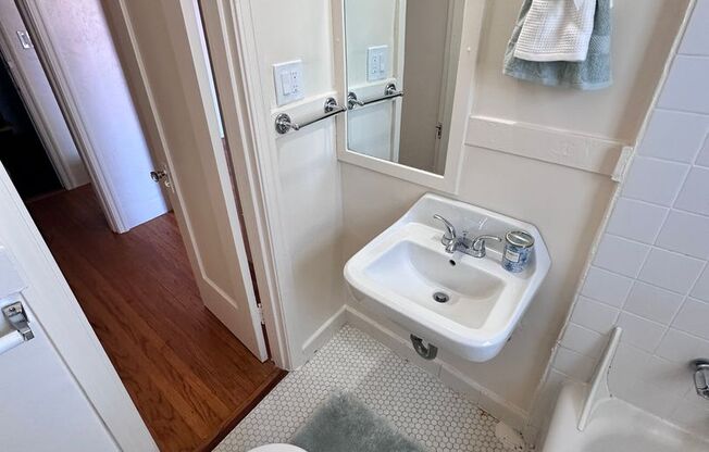 Studio, 1 bath, $1,995, Unit 131