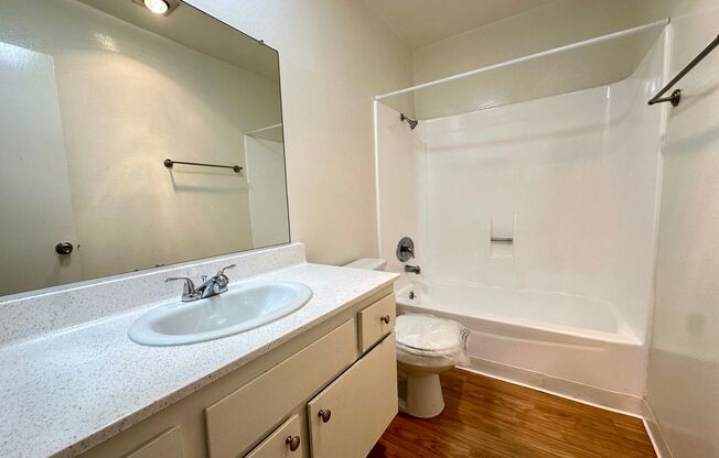 Studio, 1 bath, 400 sqft, $1,575, Unit 216