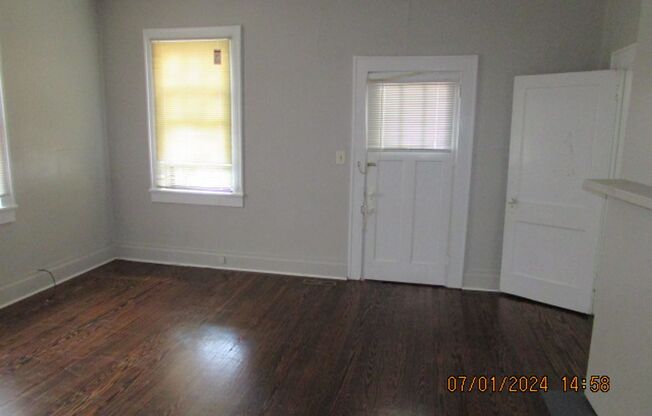 2 beds, 1 bath, $875