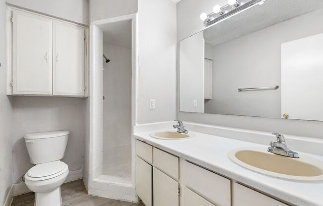 2 beds, 1 bath, 750 sqft, $1,095, Unit K714 - 307 - 206