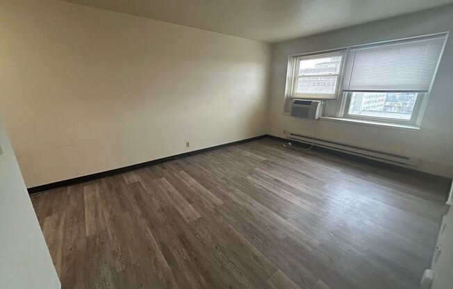 1 bed, 1 bath, $975, Unit 808