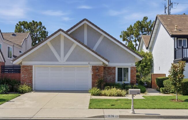 Beautiful 3 Bed / 2 Bath Costa Mesa Home – Available August 1st