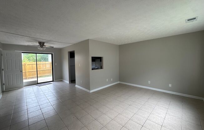 2 Bedroom 2.5 Bath Townhome in Austell!