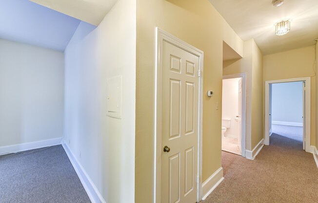 Elegant 2 Bedroom In Capitol Hill, Hardwood Floors And In-Unit Washer/Dryer