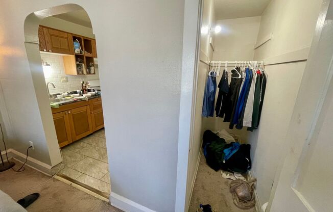 Studio, 1 bath, $725, Unit 11