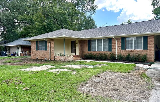Charming 3-Bedroom, 2-Bathroom, 2,200 Sq. Ft. Home in Broadmoor Subdivision