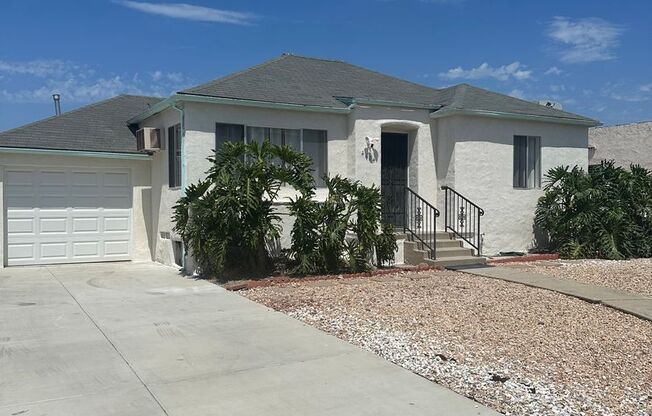 3 beds, 2 baths, $3,895