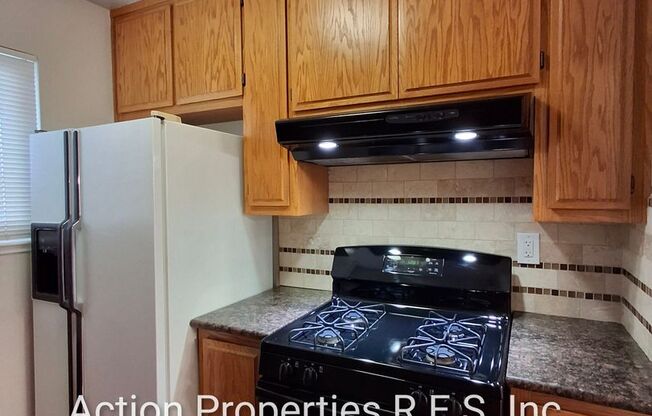 2 beds, 1 bath, $1,550, Unit UNIT # 4