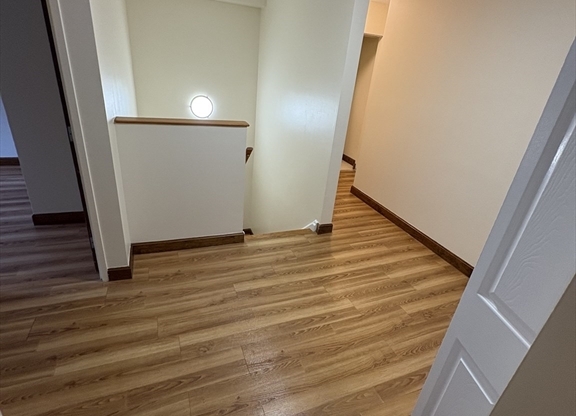 3 beds, 1 bath, 1,000 sqft, $4,500, Unit 3