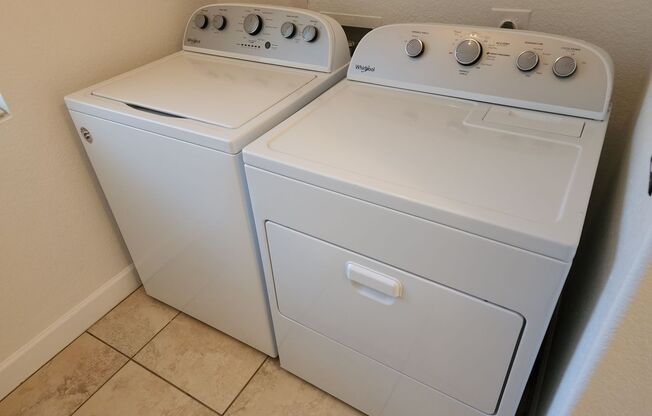 2 beds, 2.5 baths, $2,450, Unit Unit 1105