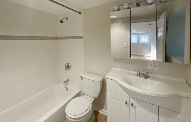 3 beds, 2 baths, 1,960 sqft, $3,950, Unit 3637-1