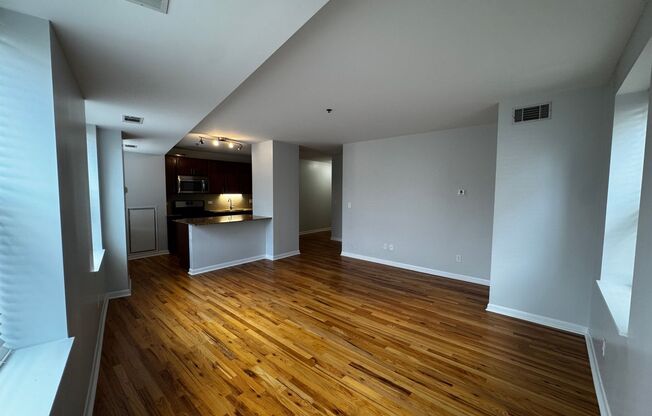 2 beds, 1 bath, 1,000 sqft, $2,000, Unit 303