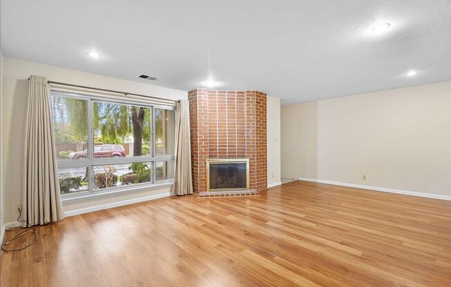 3310 Fir Ave - 4 bedroom | 2.5 bath | Townhouse